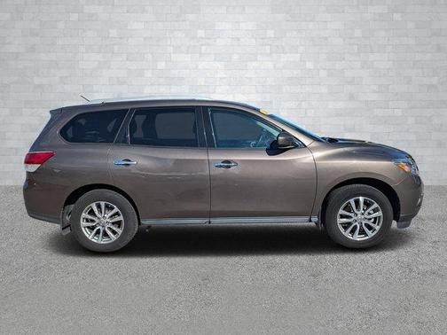 2016 Nissan Pathfinder S