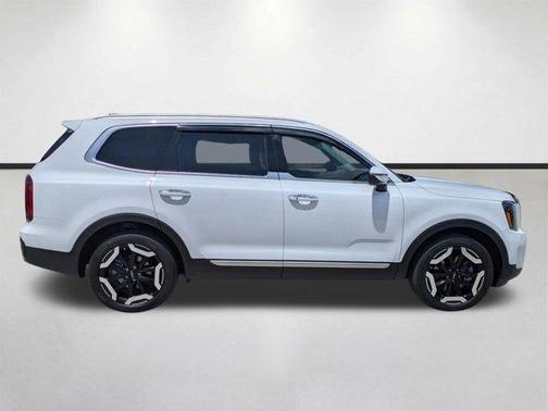 Glacial White Pearl 2023 Kia Telluride S