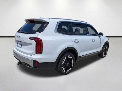 Glacial White Pearl 2023 Kia Telluride S