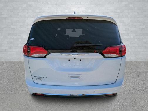 2018 Chrysler Pacifica Touring-L