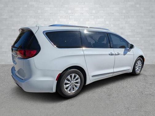 2018 Chrysler Pacifica Touring-L