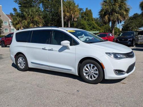 2018 Chrysler Pacifica Touring-L