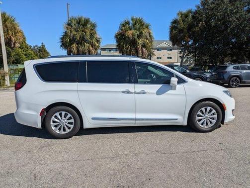 2018 Chrysler Pacifica Touring-L