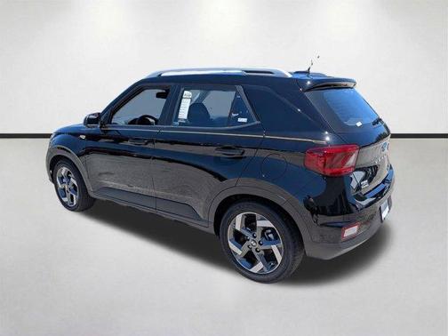 Onyx Black 2023 Hyundai VENUE SEL