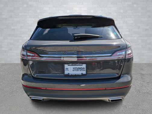 2022 Lincoln Nautilus Black Label