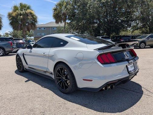 2016 Ford Shelby GT350 Base