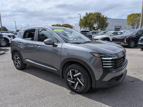 Gun Metallic 2025 Nissan Kicks SV