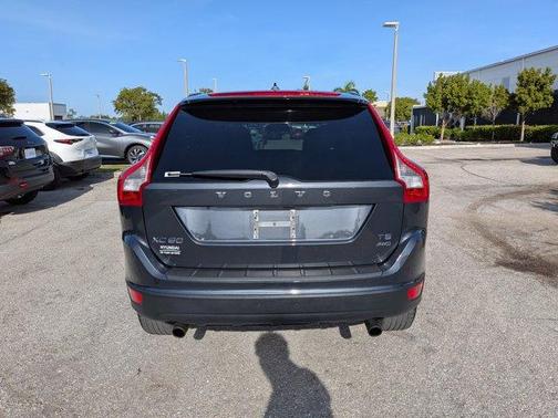 Savile Gray Metallic 2011 Volvo XC60 T6