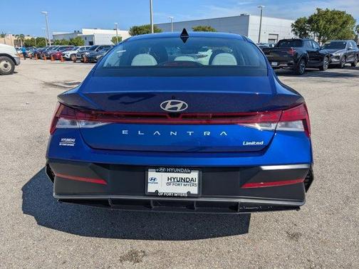 2025 Hyundai ELANTRA Limited