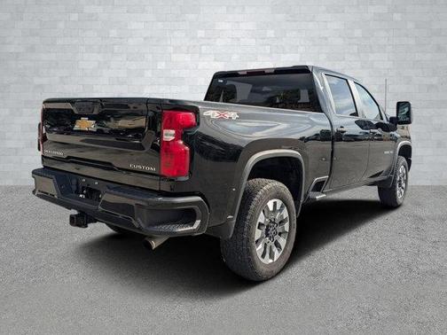 2022 Chevrolet Silverado 2500 Custom