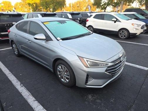 2020 Hyundai ELANTRA SE