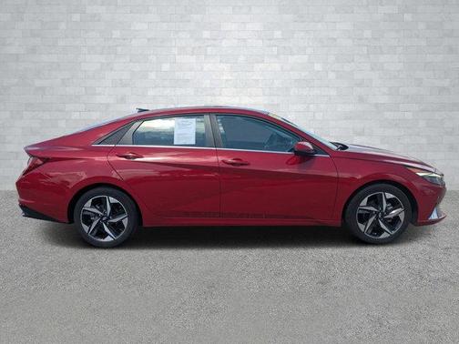 2022 Hyundai ELANTRA Limited
