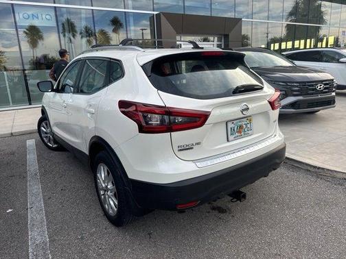 2021 Nissan Rogue Sport SV
