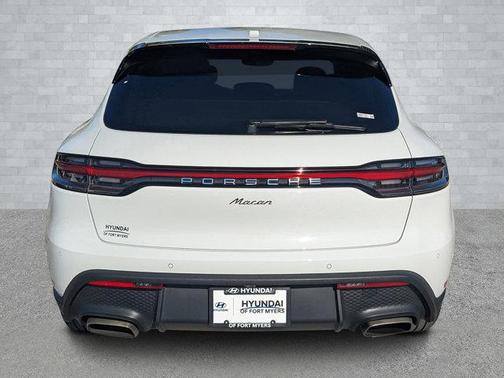 2022 Porsche Macan Base