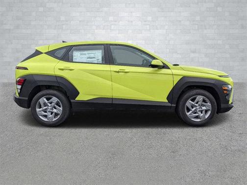 2025 Hyundai KONA SE