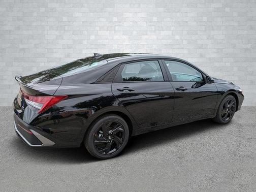 2026 Hyundai ELANTRA HEV SEL Sport