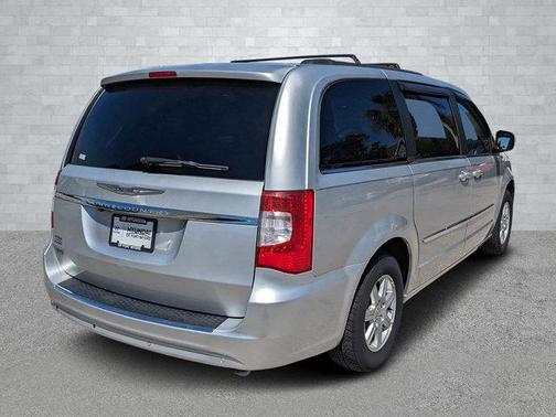 2012 Chrysler Town & Country Touring