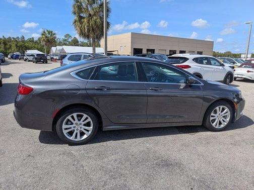 Granite Crystal Clearcoat Metallic 2017 Chrysler 200 Limited