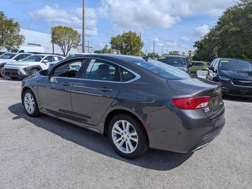 Granite Crystal Clearcoat Metallic 2017 Chrysler 200 Limited