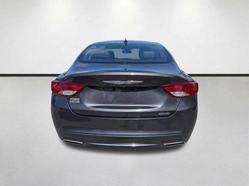 Granite Crystal Clearcoat Metallic 2017 Chrysler 200 Limited