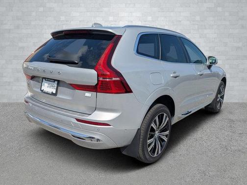 2023 Volvo XC60 Recharge Plug-In Hybrid T8 Ultimate Bright Theme