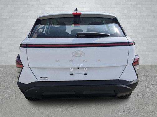 2025 Hyundai KONA SE
