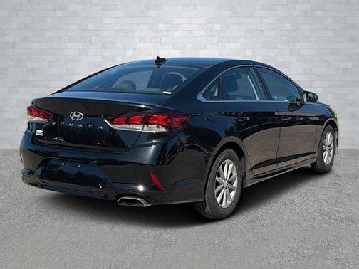 2018 Hyundai SONATA SE