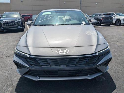 2025 Hyundai ELANTRA HEV Limited