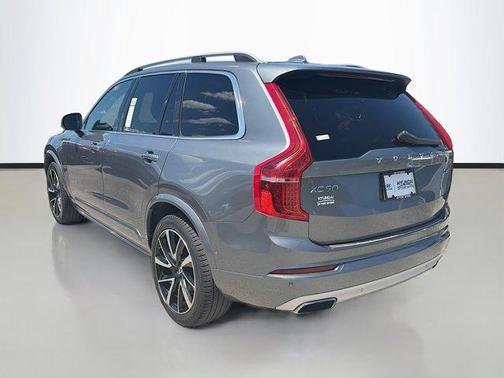 2019 Volvo XC90 T6 Momentum