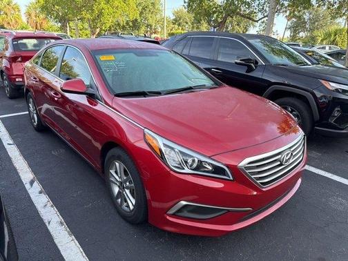2017 Hyundai SONATA SE