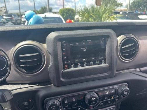 2020 Jeep Wrangler Unlimited Willys