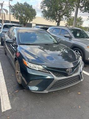 2020 Toyota Camry SE