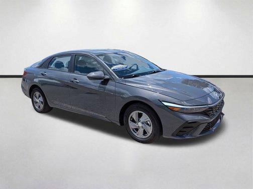 Gray 2025 Hyundai ELANTRA SE
