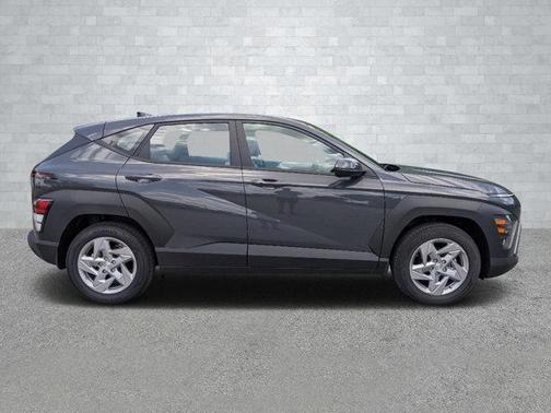 2025 Hyundai KONA SE