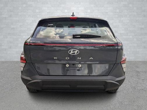 2025 Hyundai KONA SE