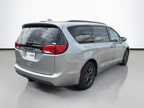 2018 Chrysler Pacifica Touring-L