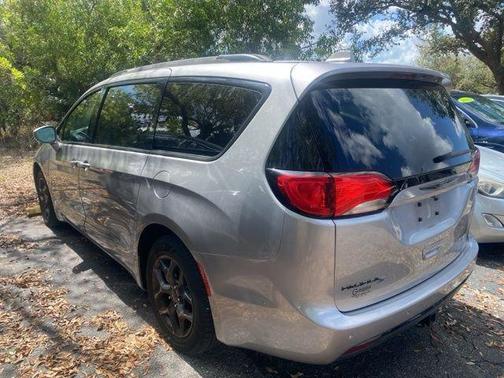 2018 Chrysler Pacifica Touring-L