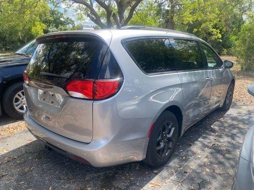2018 Chrysler Pacifica Touring-L