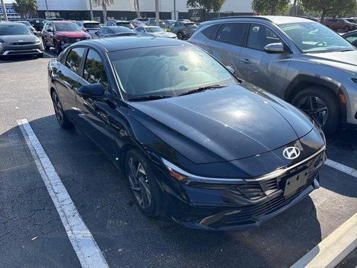 2024 Hyundai ELANTRA Limited