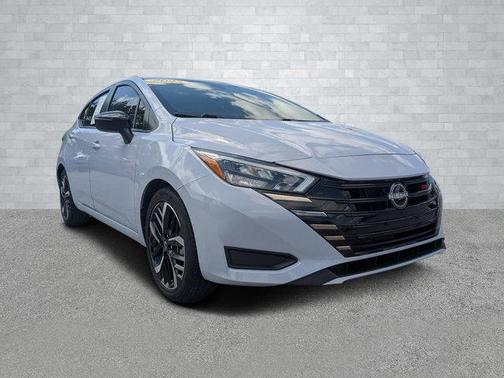 2023 Nissan Versa 1.6 SR