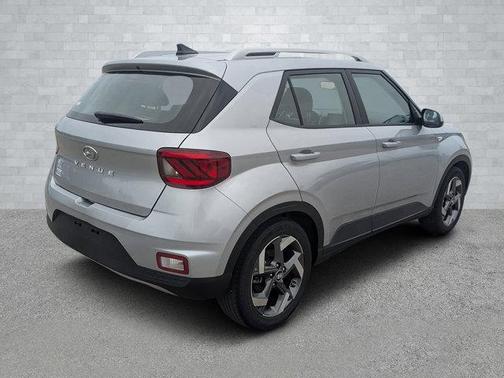 2022 Hyundai VENUE SEL