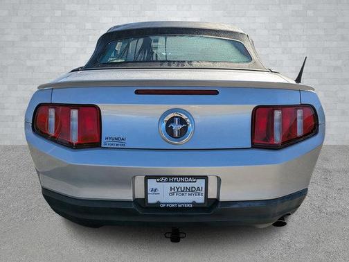 2010 Ford Mustang V6