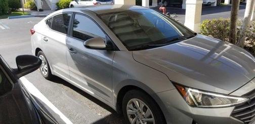 2020 Hyundai ELANTRA SE