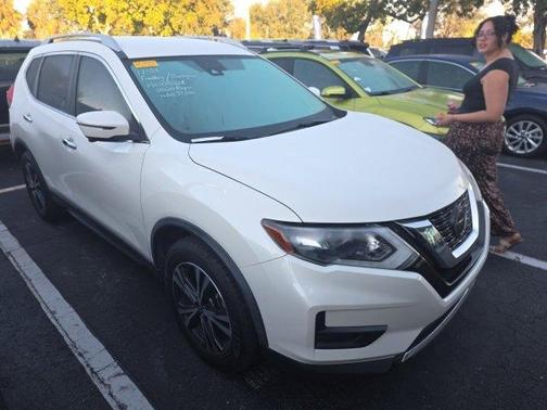 2020 Nissan Rogue SV