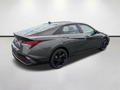 Amazon Gray 2026 Hyundai ELANTRA SEL Sport