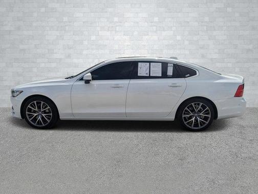 2018 Volvo S90 T5 Momentum