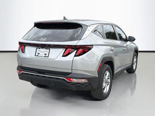 2023 Hyundai TUCSON SE