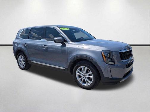 Everlasting Silver 2022 Kia Telluride LX