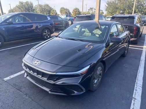 2024 Hyundai ELANTRA SEL