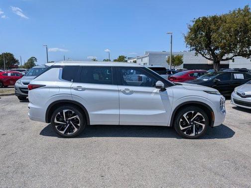 2022 Mitsubishi Outlander SEL